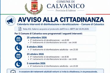Immagine in sfondo bianco dove riporta il stemma del comune e le date degli interventi. Scrittura con caratteri blu.